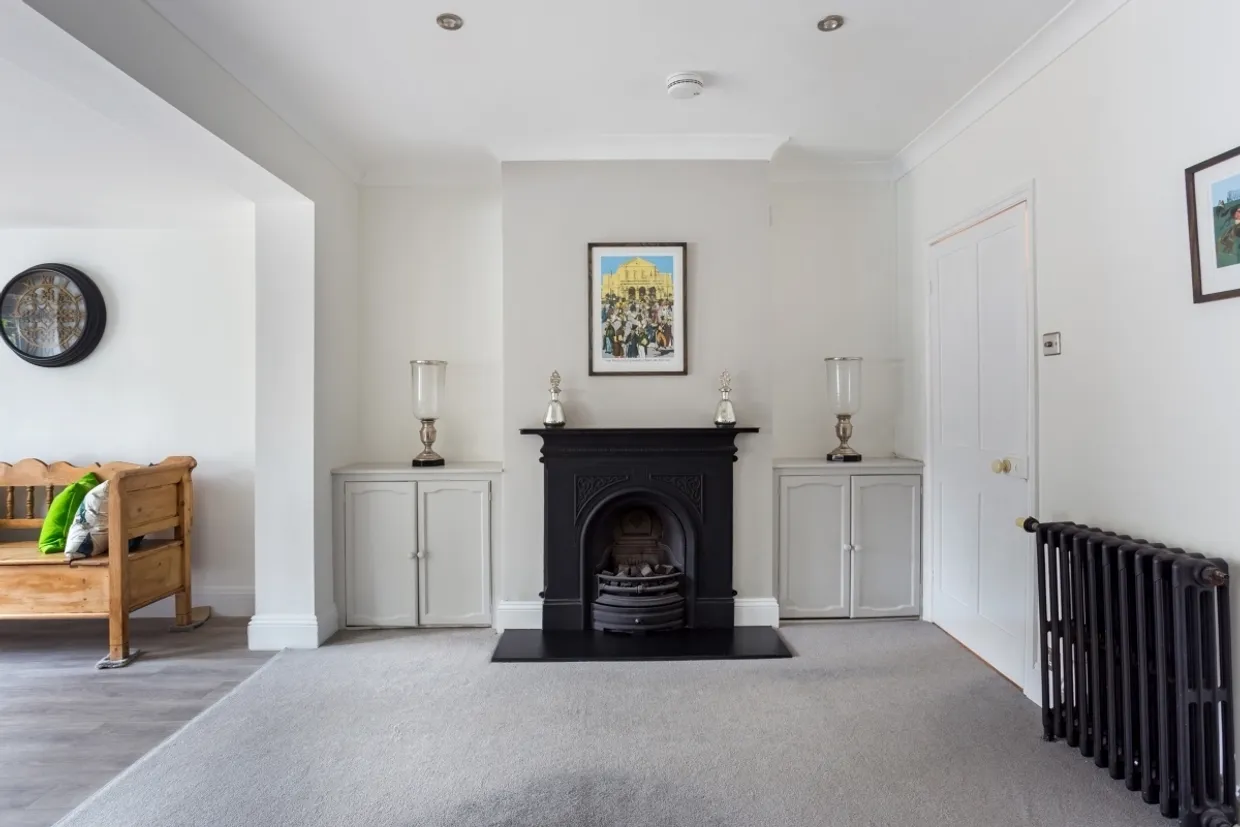 Montpellier Villas Cheltenham GL50 photo 9