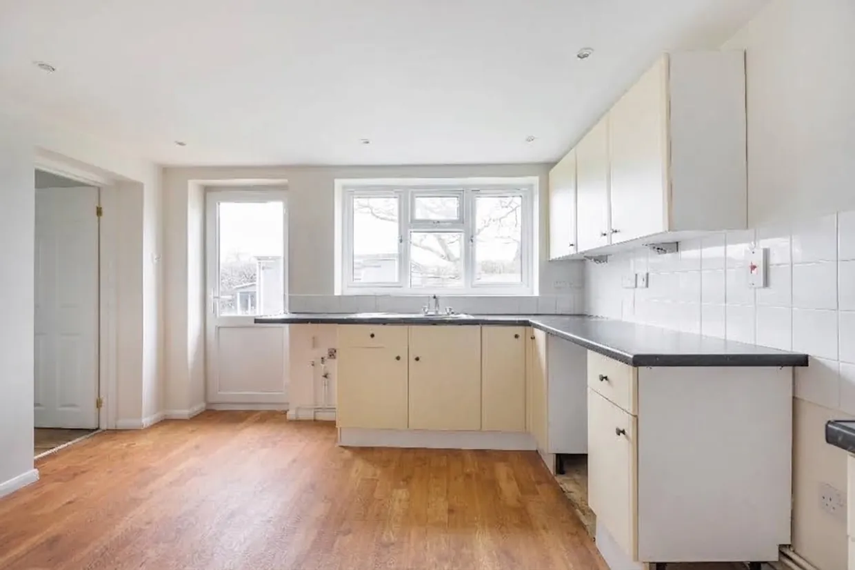 Plaistow Road Dunsfold GU8 photo 6