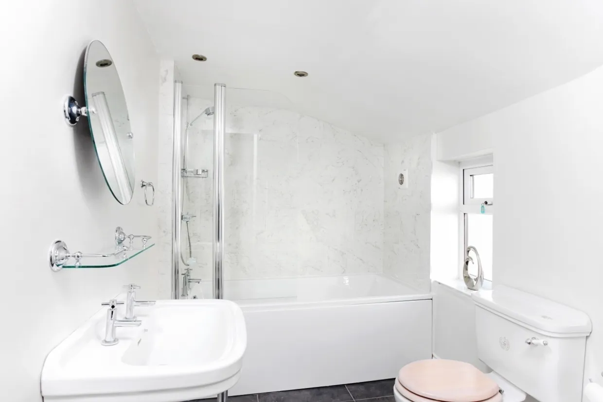 Montpellier Villas Cheltenham GL50 photo 15