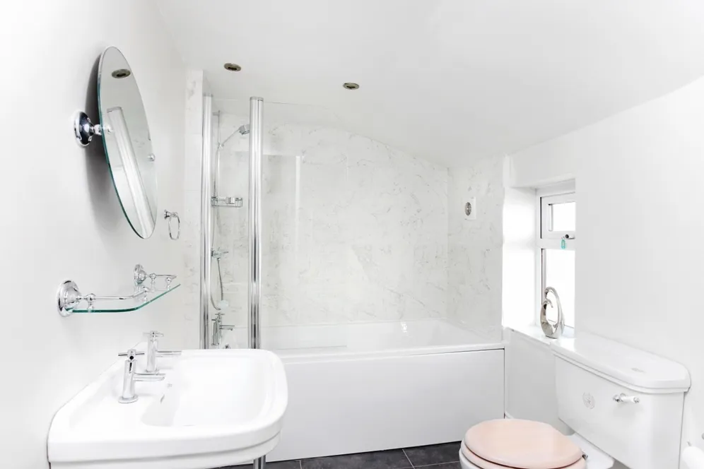 Montpellier Villas Cheltenham GL50 photo 15