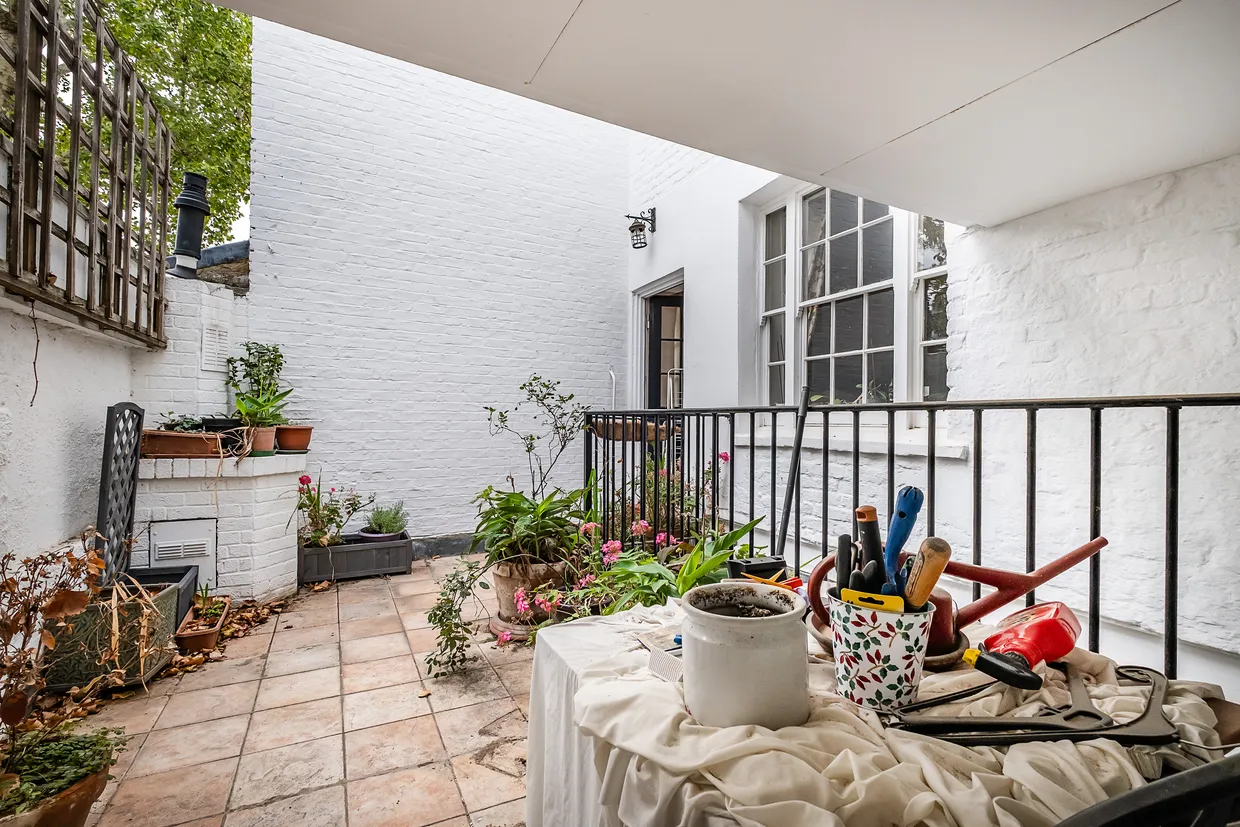 Dukes Lane, London, W8 photo 11