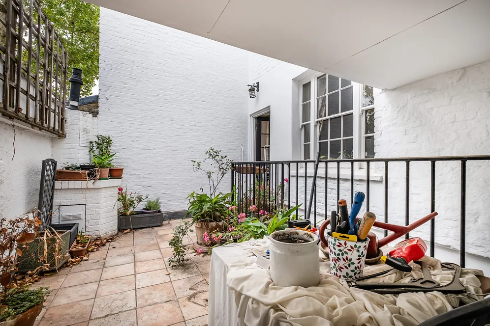 Dukes Lane, London, W8 photo 11