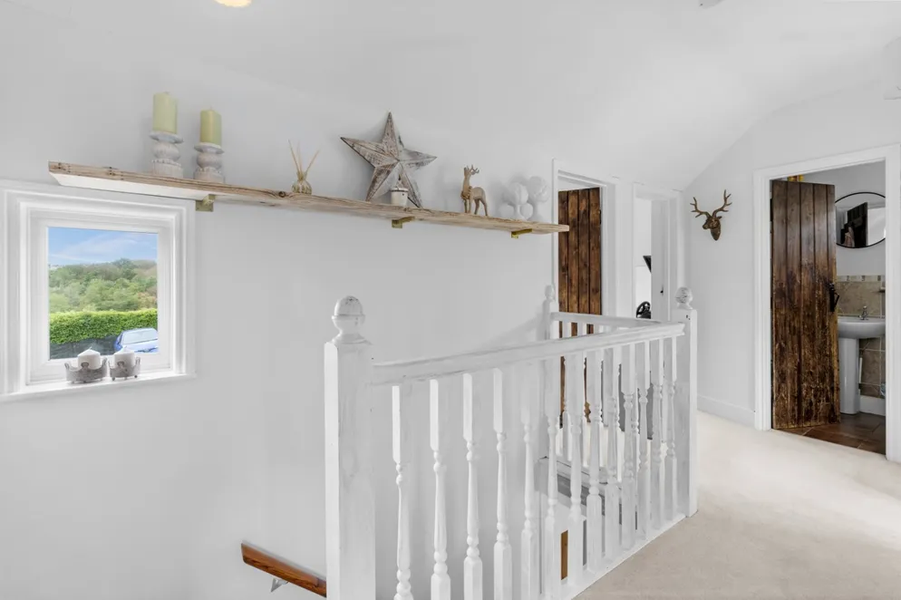 Property carousel item 11
