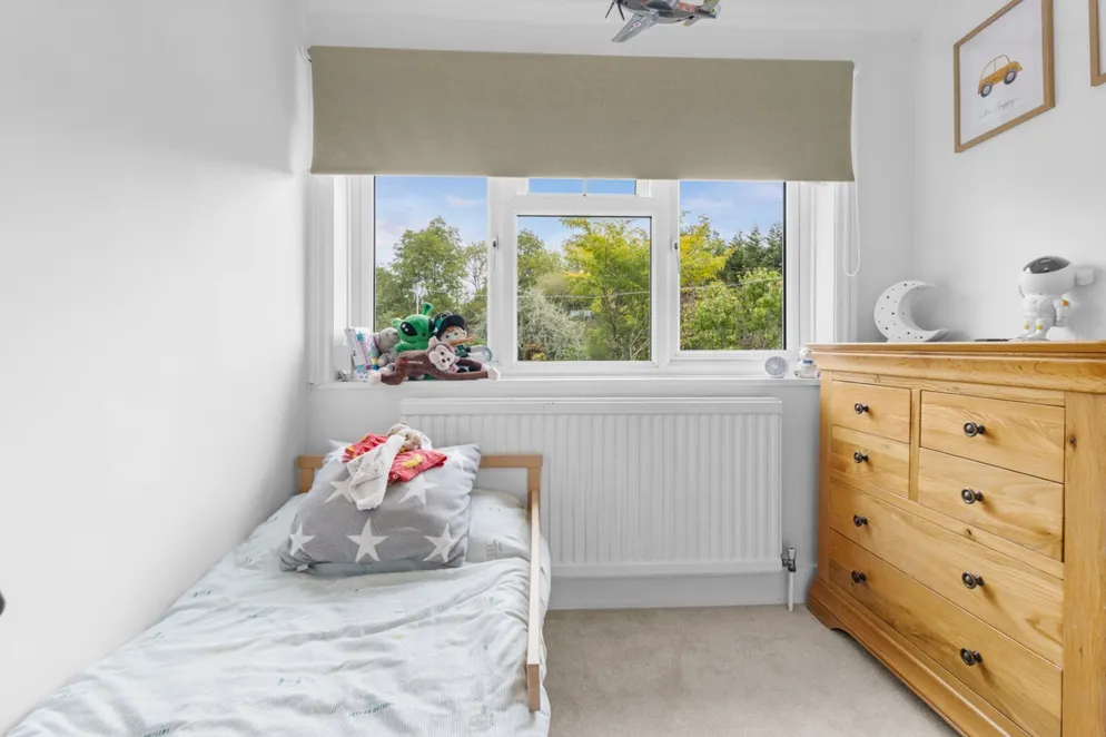 Property carousel item 12
