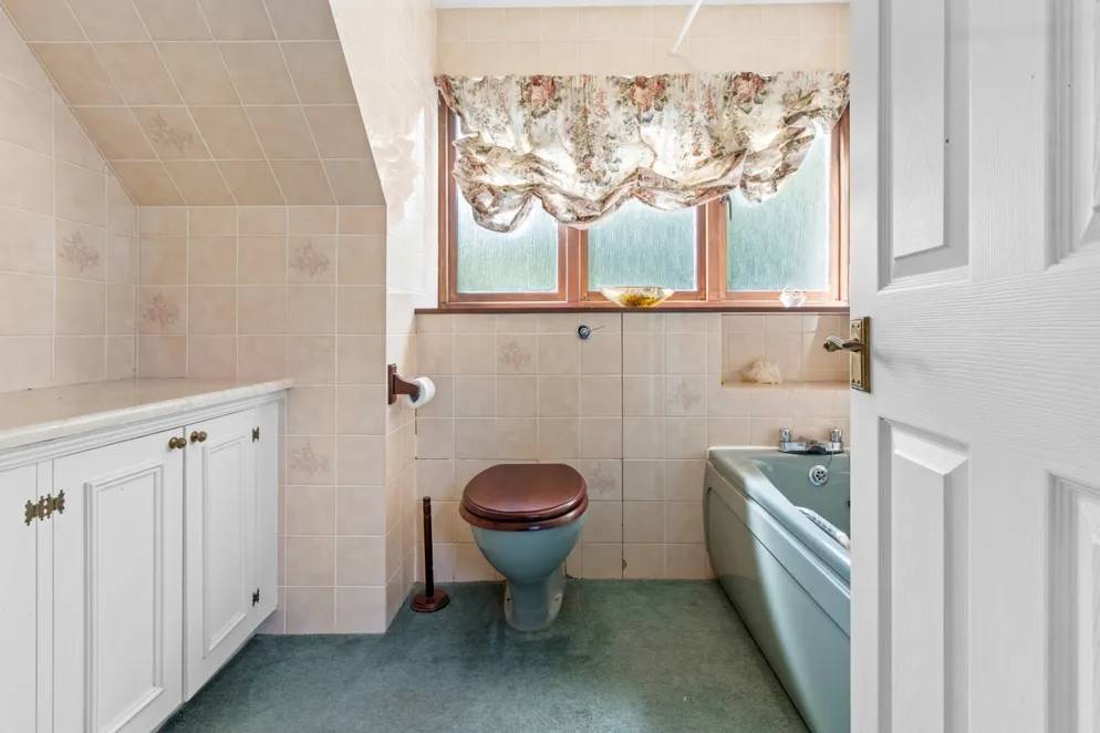 Property carousel item 20