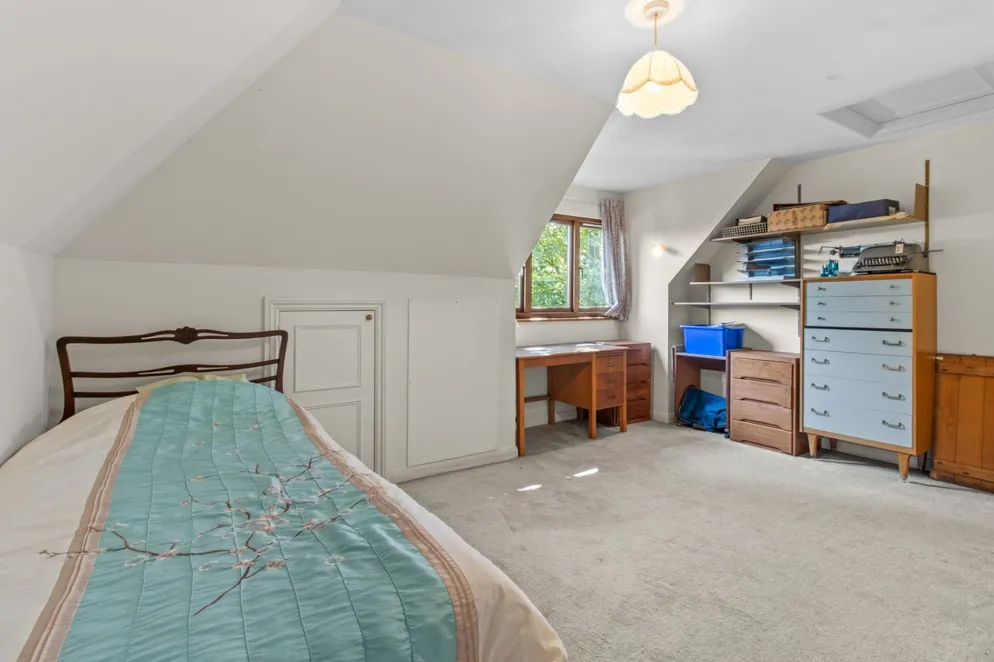 Property carousel item 27