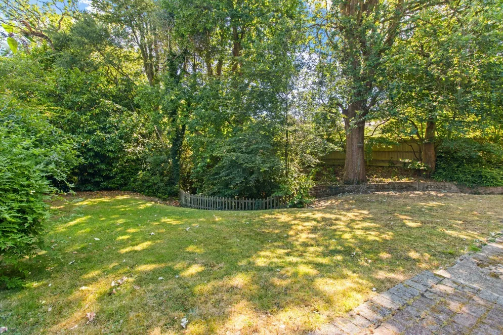 Property carousel item 28