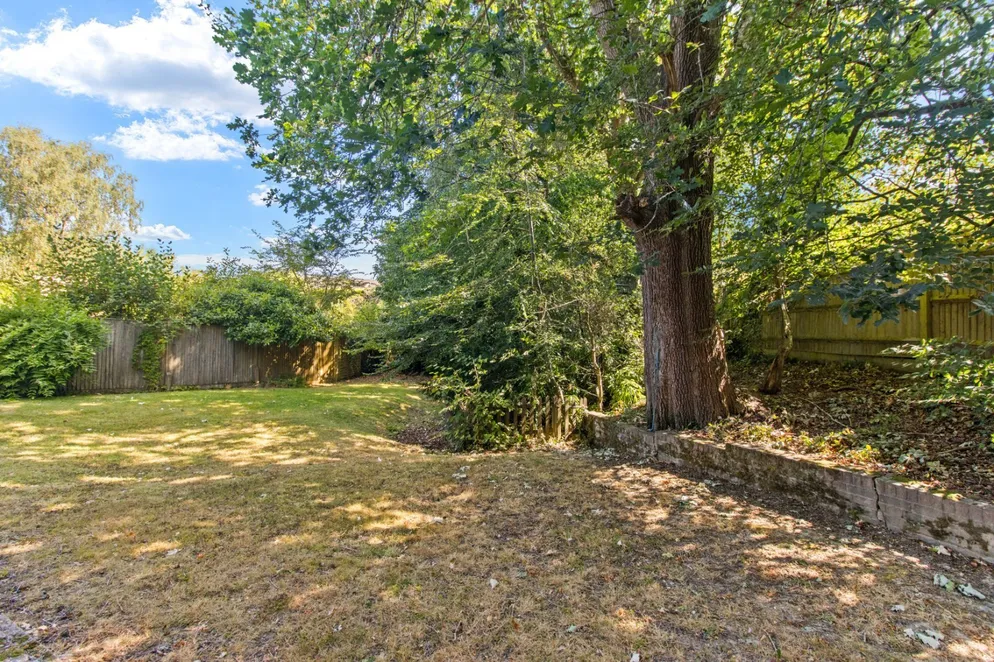 Property carousel item 30