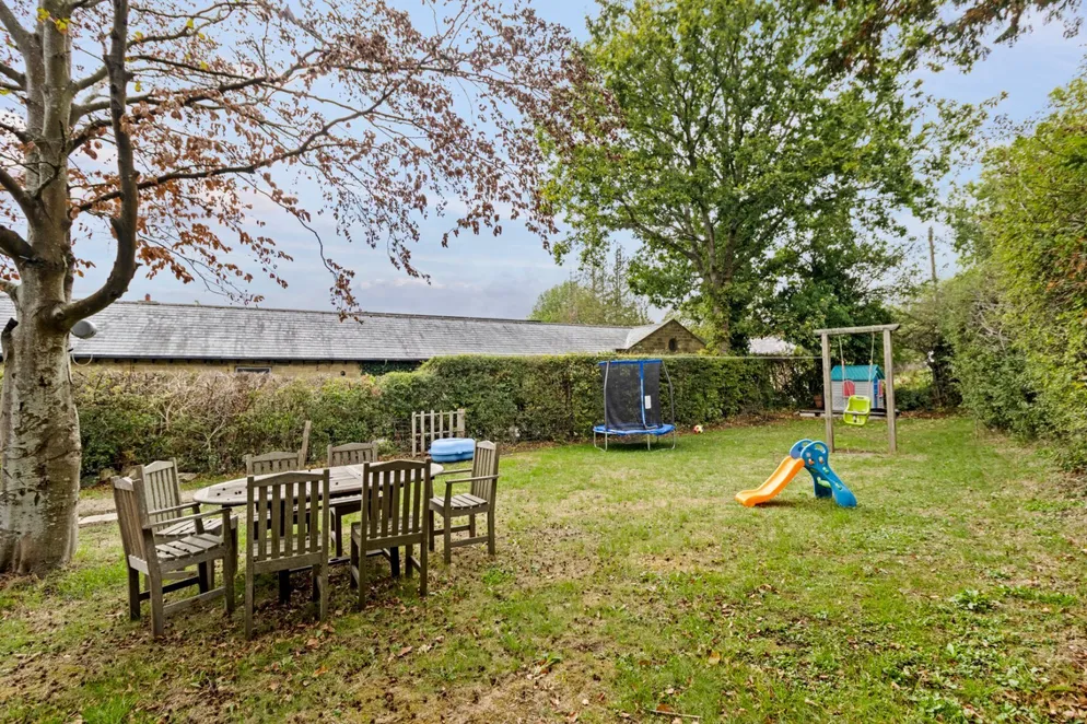 Property carousel item 32