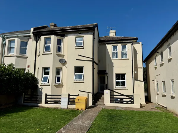 Lyndhurst Road, Worthing, BN11