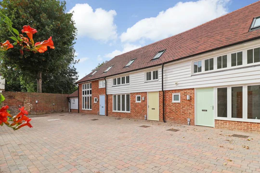 https://mr0.homeflow-assets.co.uk/files/photo/image/48420/0475/_x_/23218_cbea_1400146189_IMG_0.jpg