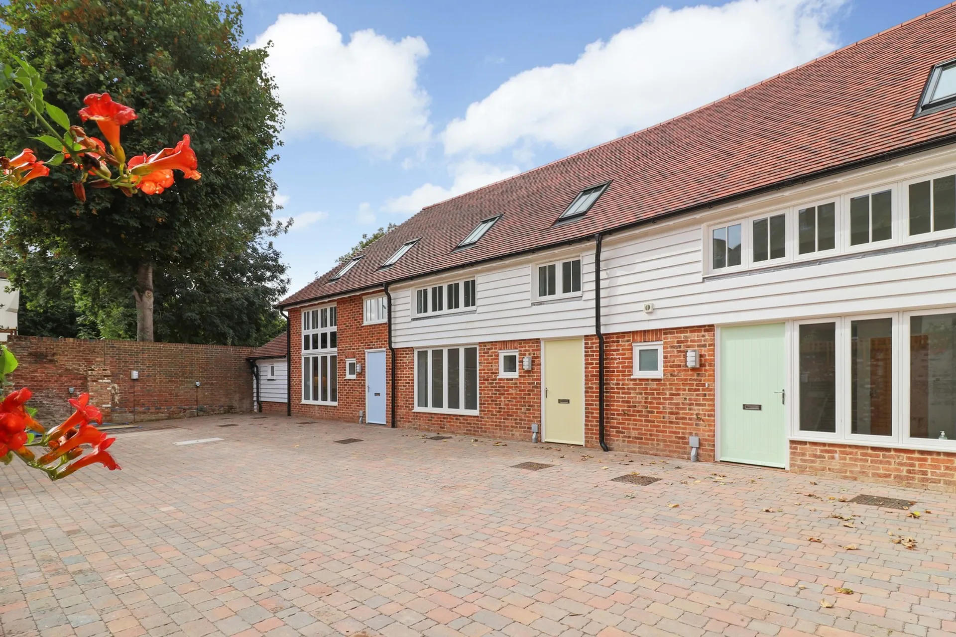 Property photo top 0