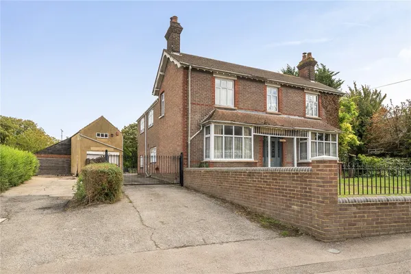 Luton Road, Chalton, LU4 photo 1