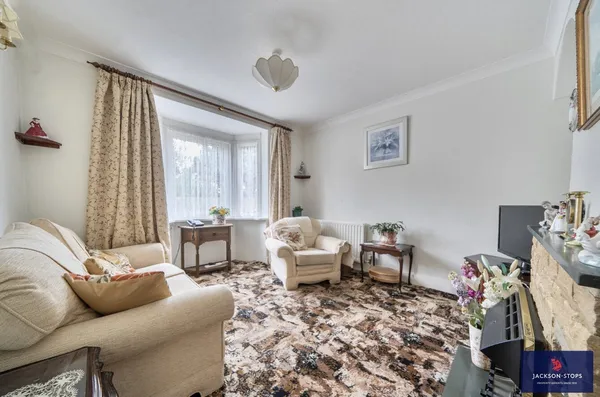 Mentone Avenue, Aspley Guise, MK17 photo 2