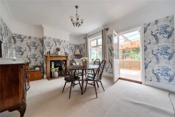 Luton Road, Chalton, LU4 photo 5
