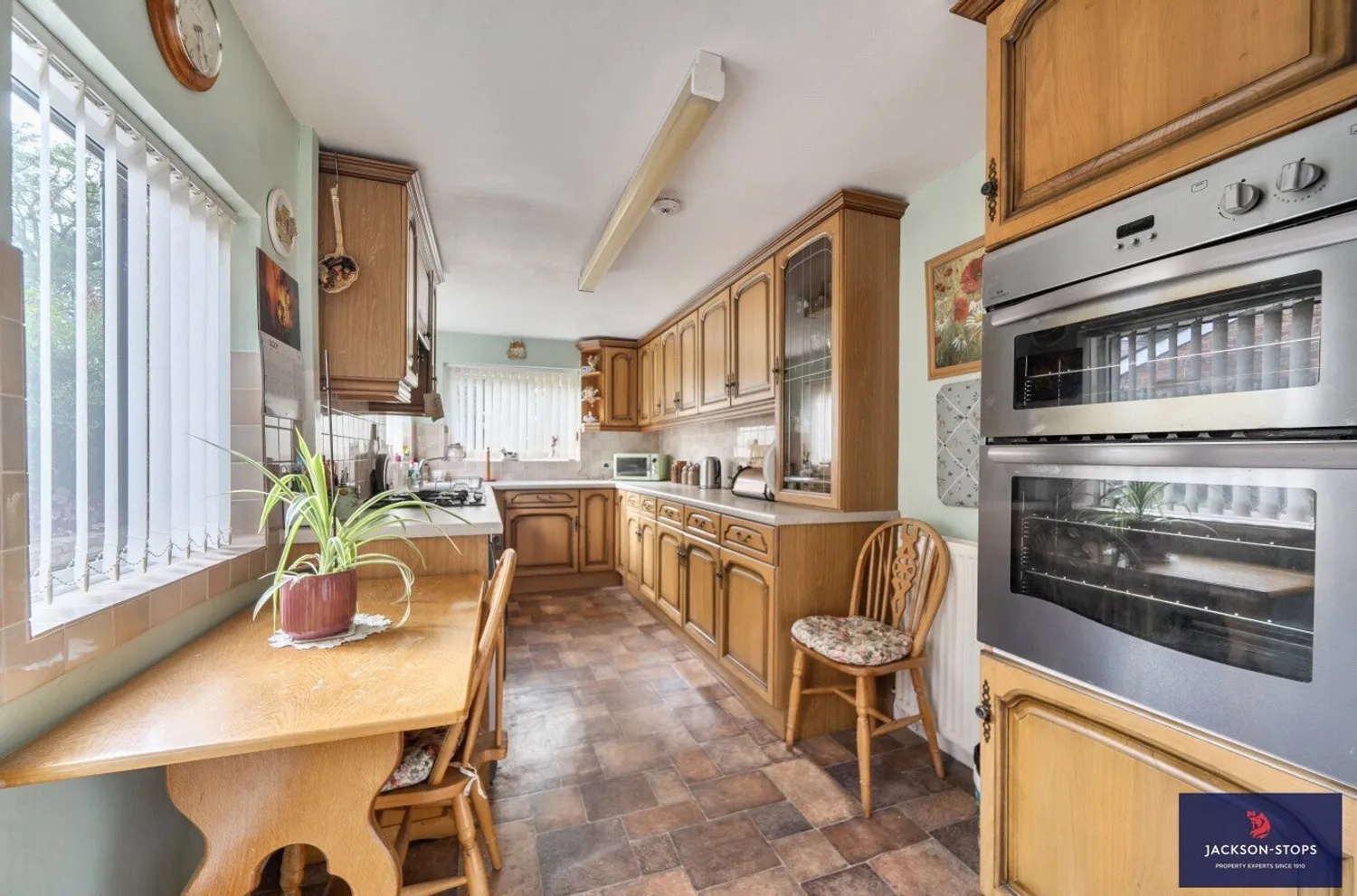 Mentone Avenue, Aspley Guise, MK17 photo 5