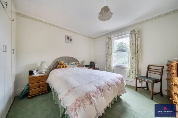 Mentone Avenue, Aspley Guise, MK17 photo 8