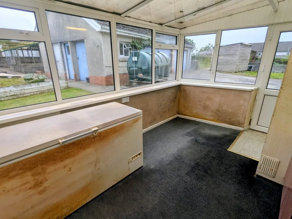 Property carousel item 11