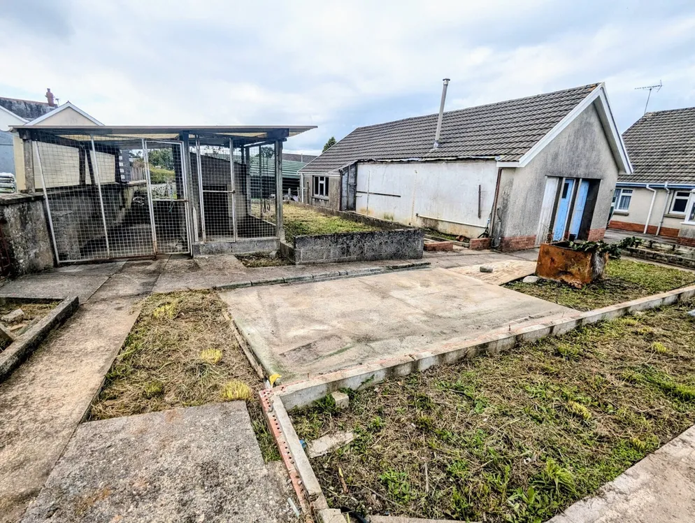 Property carousel item 17