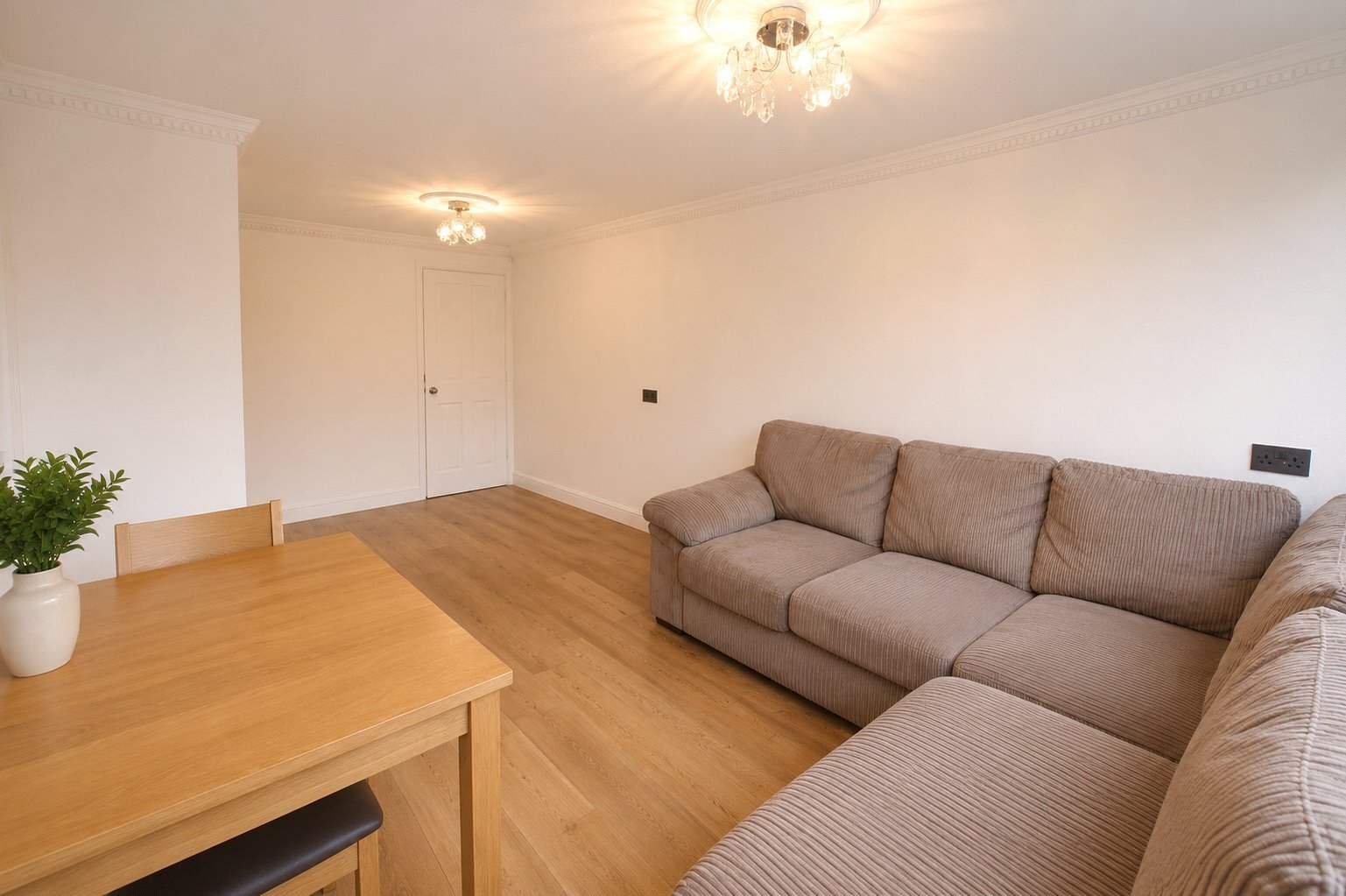 Ray Lodge Road, Woodford Green, IG8 Image 1