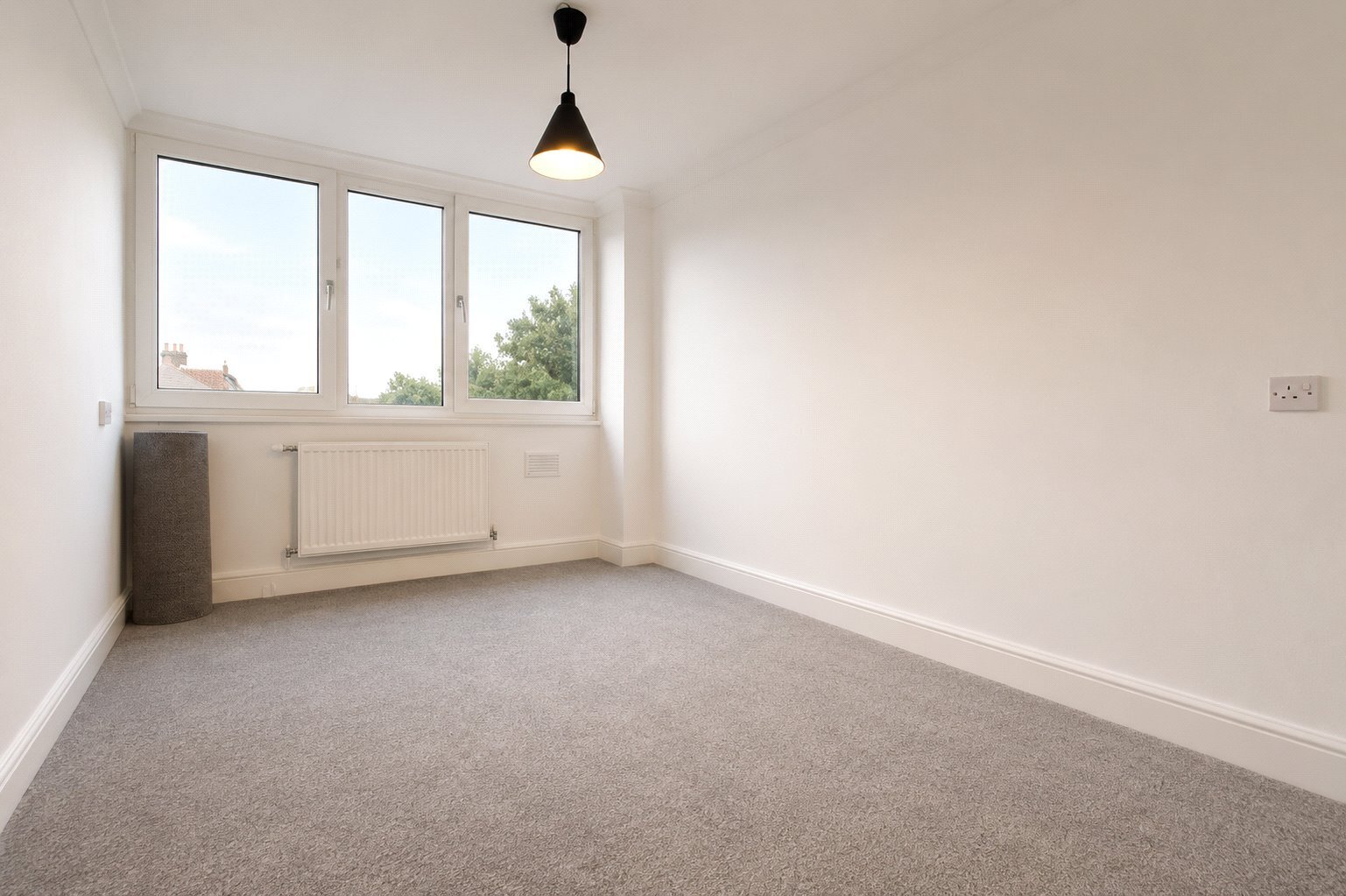 Ray Lodge Road, Woodford Green, IG8 Image 4