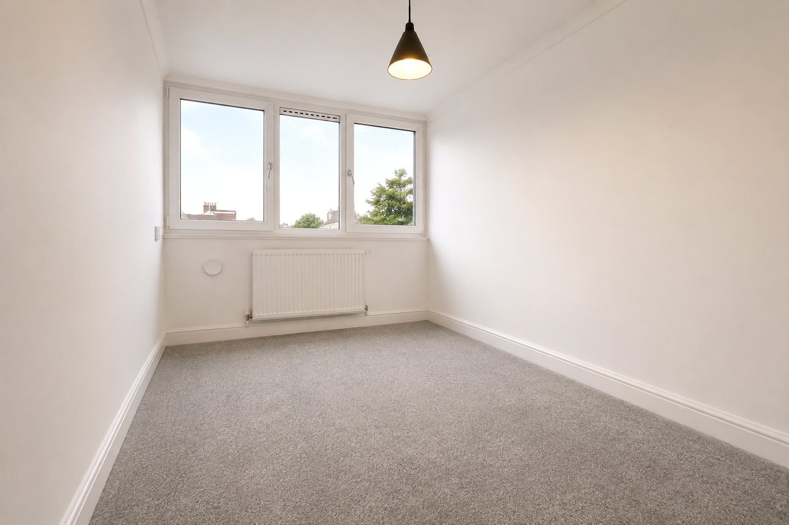 Ray Lodge Road, Woodford Green, IG8 Image 5