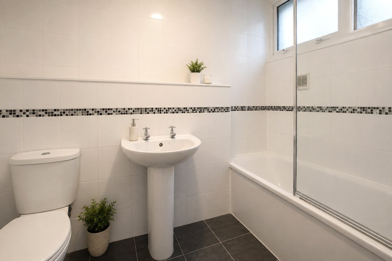 Ray Lodge Road, Woodford Green, IG8 Image 7