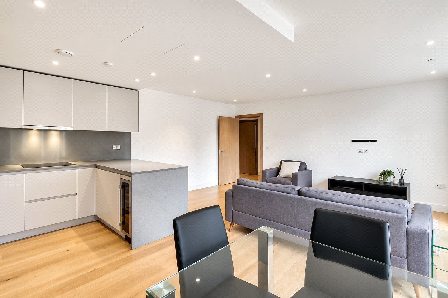 Ariel House, London Dock, Wapping, E1W Image 2