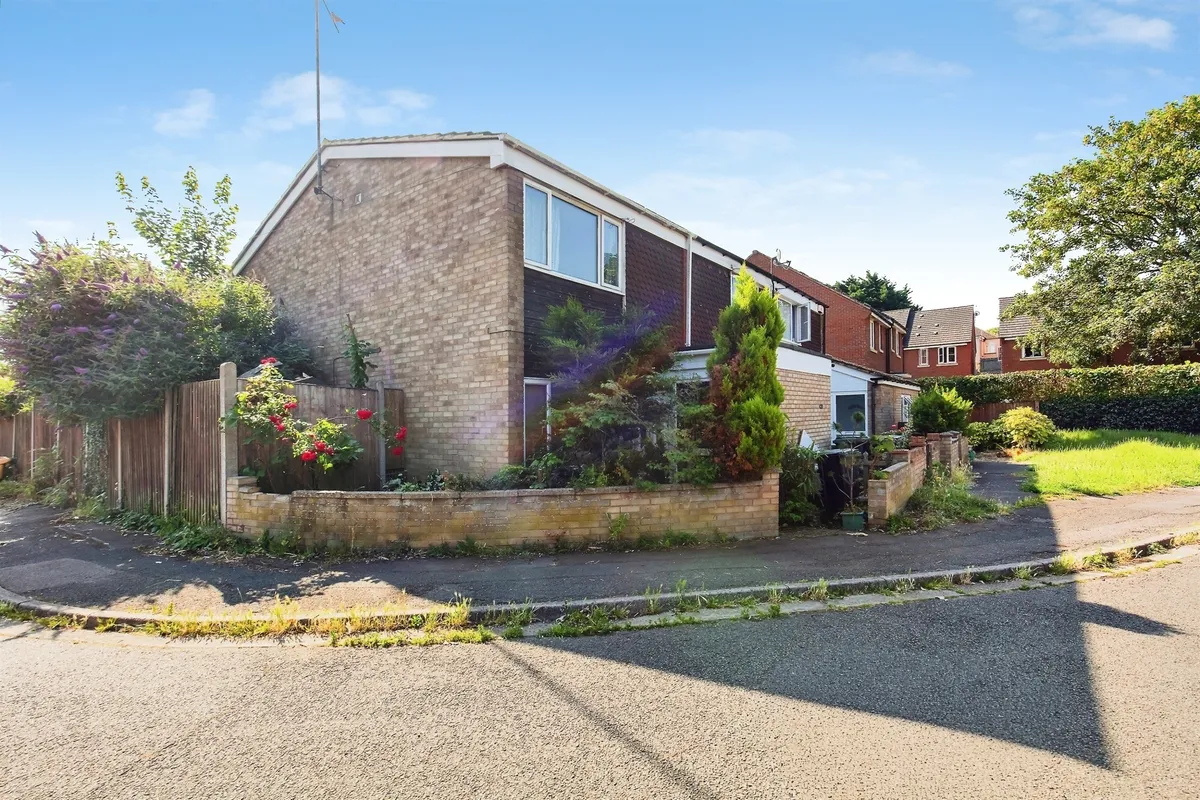 Ponds Close, Raunds