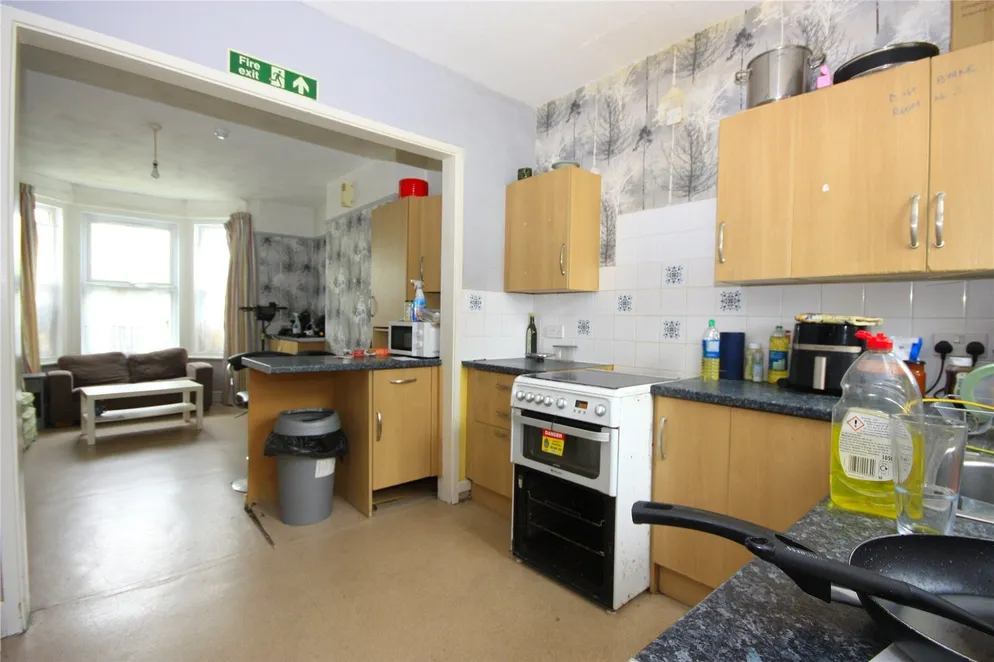 Property carousel item 5