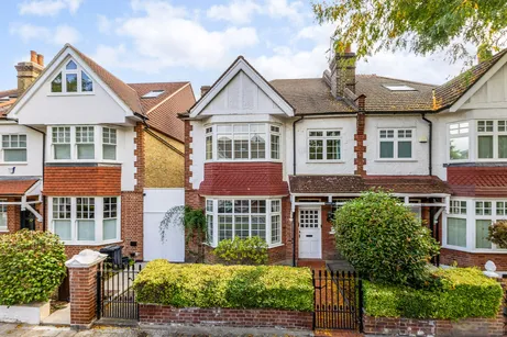 Airedale Avenue, London, W4