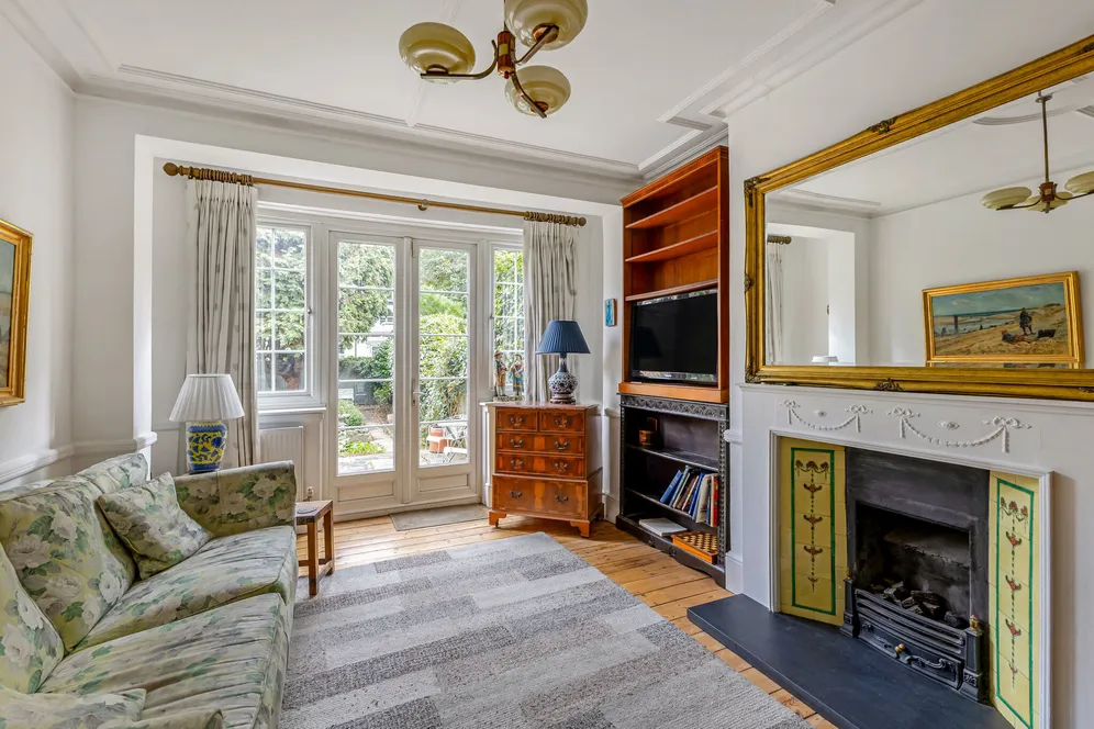 Airedale Avenue, London, W4 photo 3