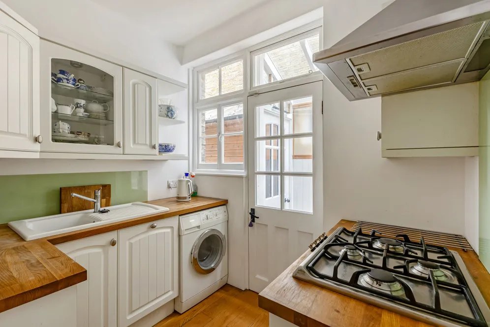 Airedale Avenue, London, W4 photo 4