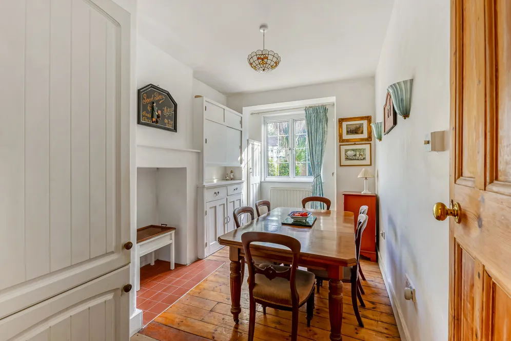 Airedale Avenue, London, W4 photo 5