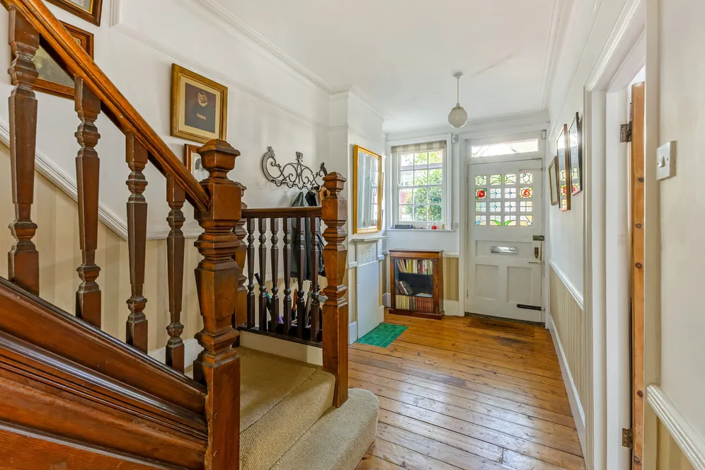 Airedale Avenue, London, W4 photo 9