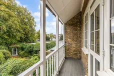 Airedale Avenue, London, W4 photo 11
