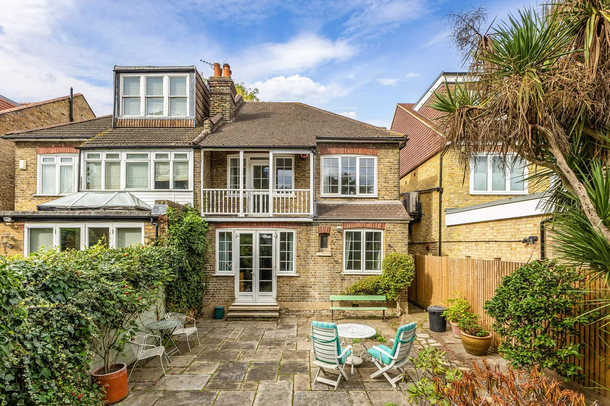 Airedale Avenue, London, W4 photo 14