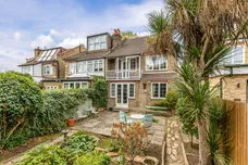 Airedale Avenue, London, W4 photo 15