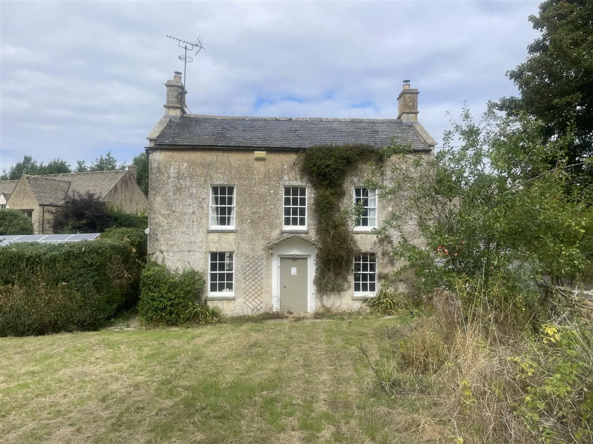 Property photo top 0