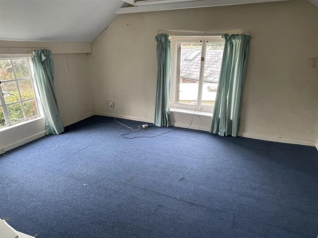 https://mr0.homeflow-assets.co.uk/files/photo/image/48420/6440/_x_/WEOyWffVhE24S1TFkk3pmg.jpg