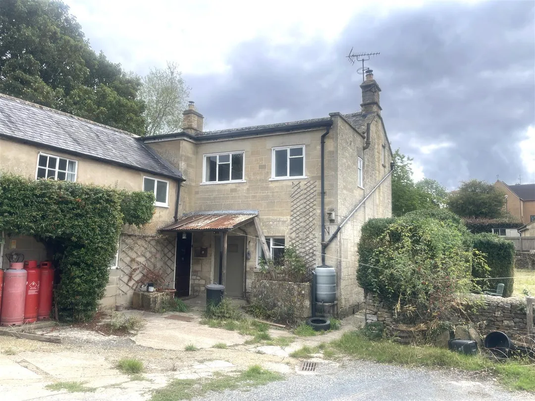 https://mr0.homeflow-assets.co.uk/files/photo/image/48420/6445/_x_/tmjPk152Q0u-6D3EDfK3qw.jpg