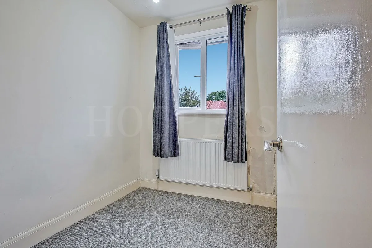 Braemar Avenue, London, NW10