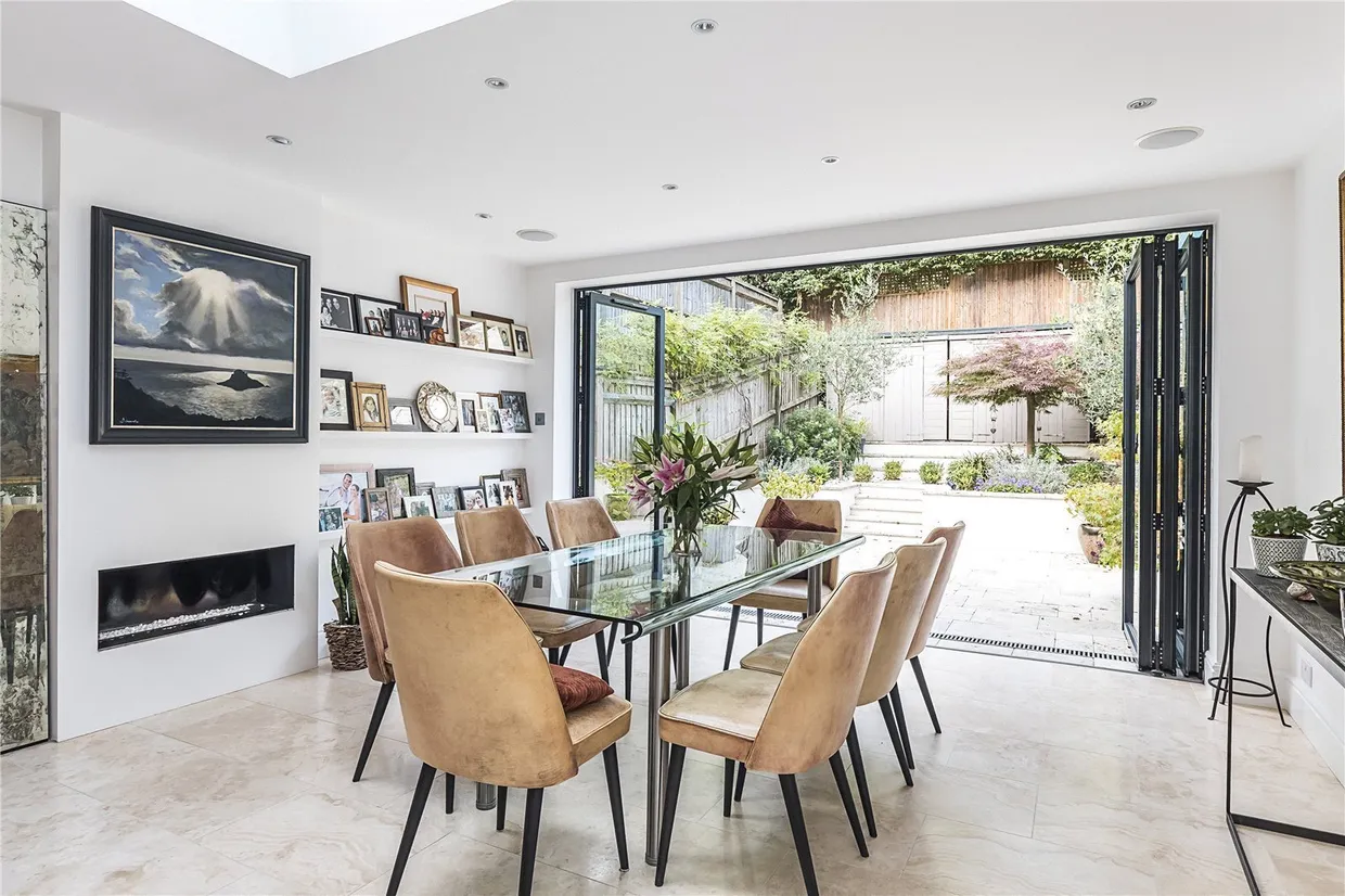 Royal Close, London, SW19 photo 6