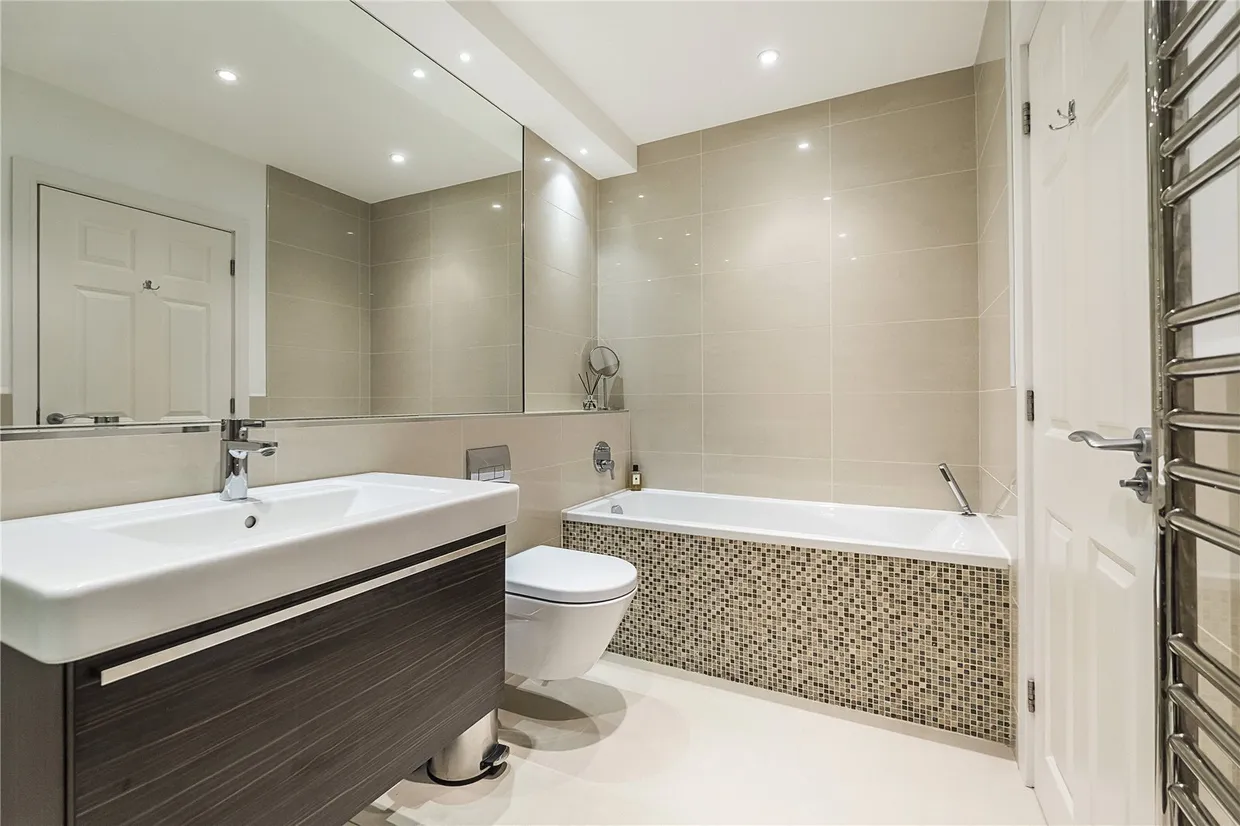 Royal Close, London, SW19 photo 12