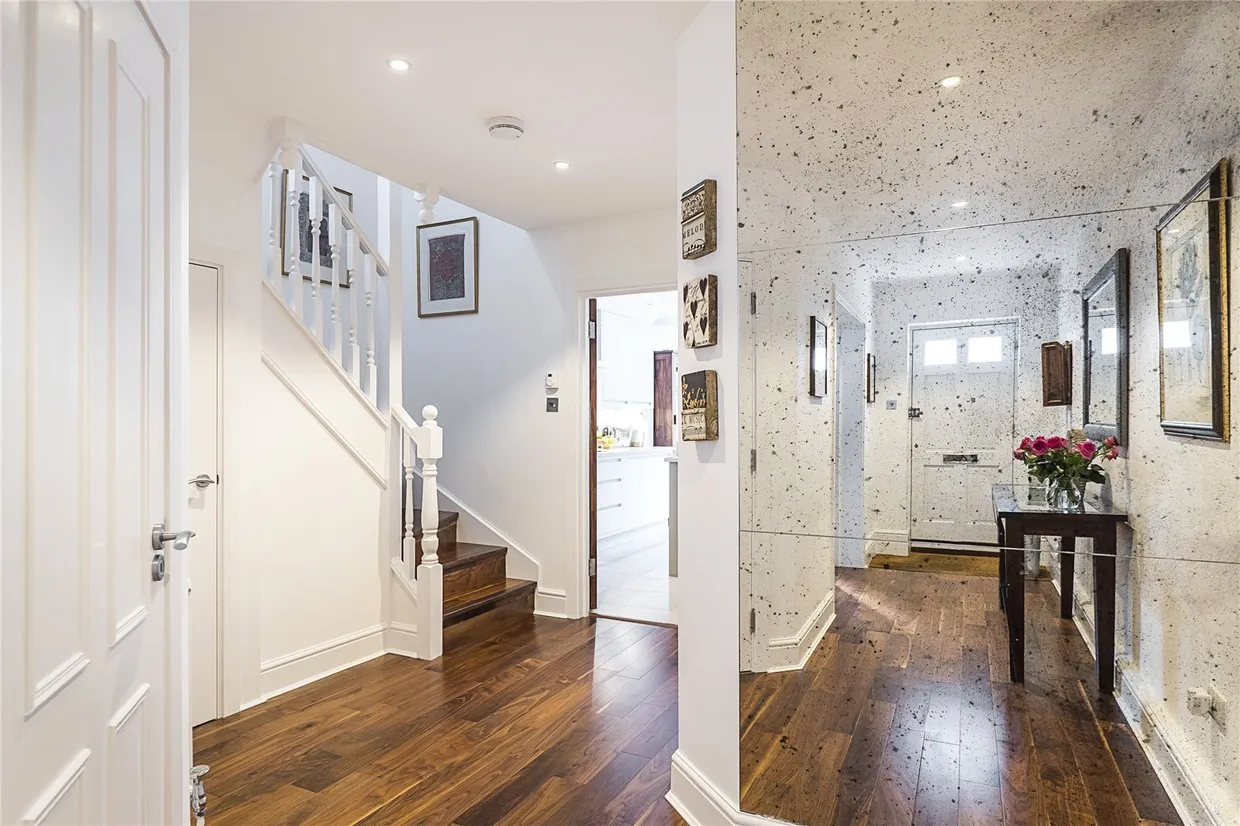 Royal Close, London, SW19 photo 18