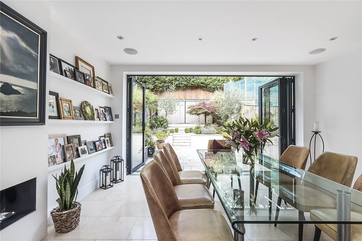 Royal Close, London, SW19 photo 19