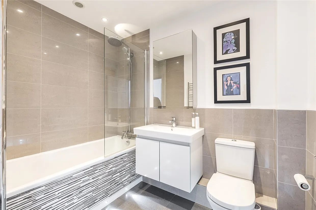 Royal Close, London, SW19 photo 24