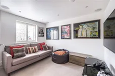 Royal Close, London, SW19 photo 25