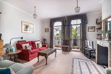 Broadhurst Close, Richmond, TW10 photo 4