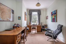 Broadhurst Close, Richmond, TW10 photo 5